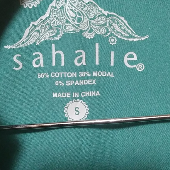 Top (NWOT) - Picture 2 of 4